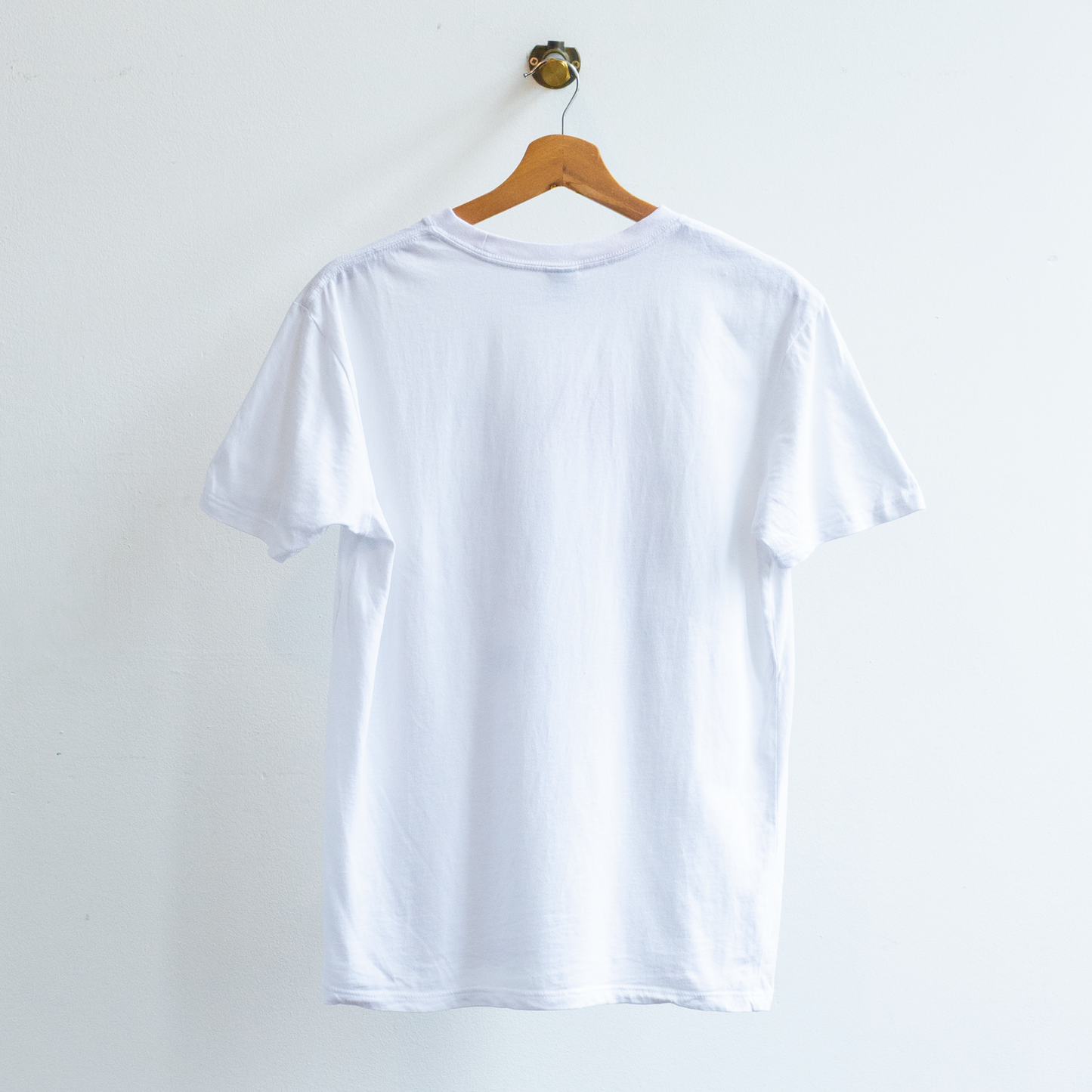 back of white secondhand souvenir graphic Japan t-shirt