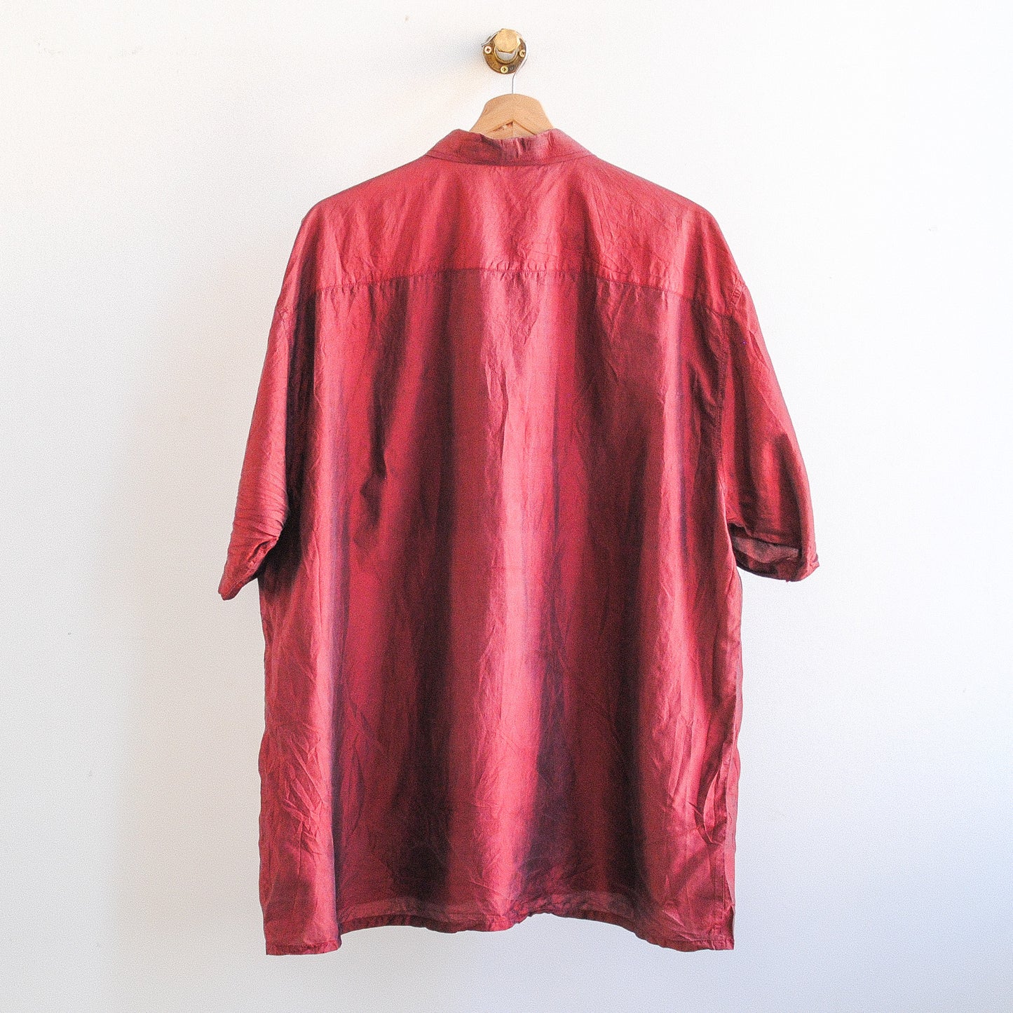 diep bordeaux hemd met korte mouwen achterkant