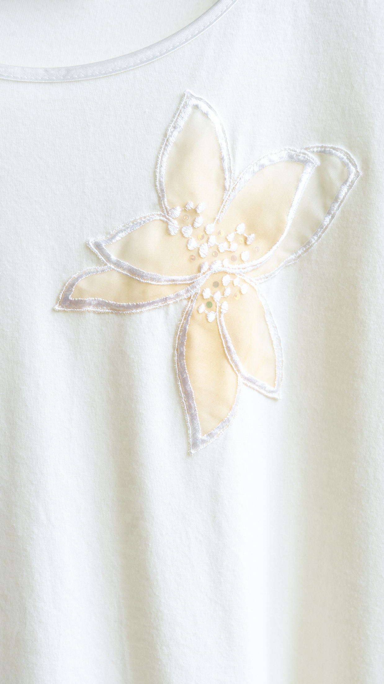 innocence nachtkleed met bloem als detail