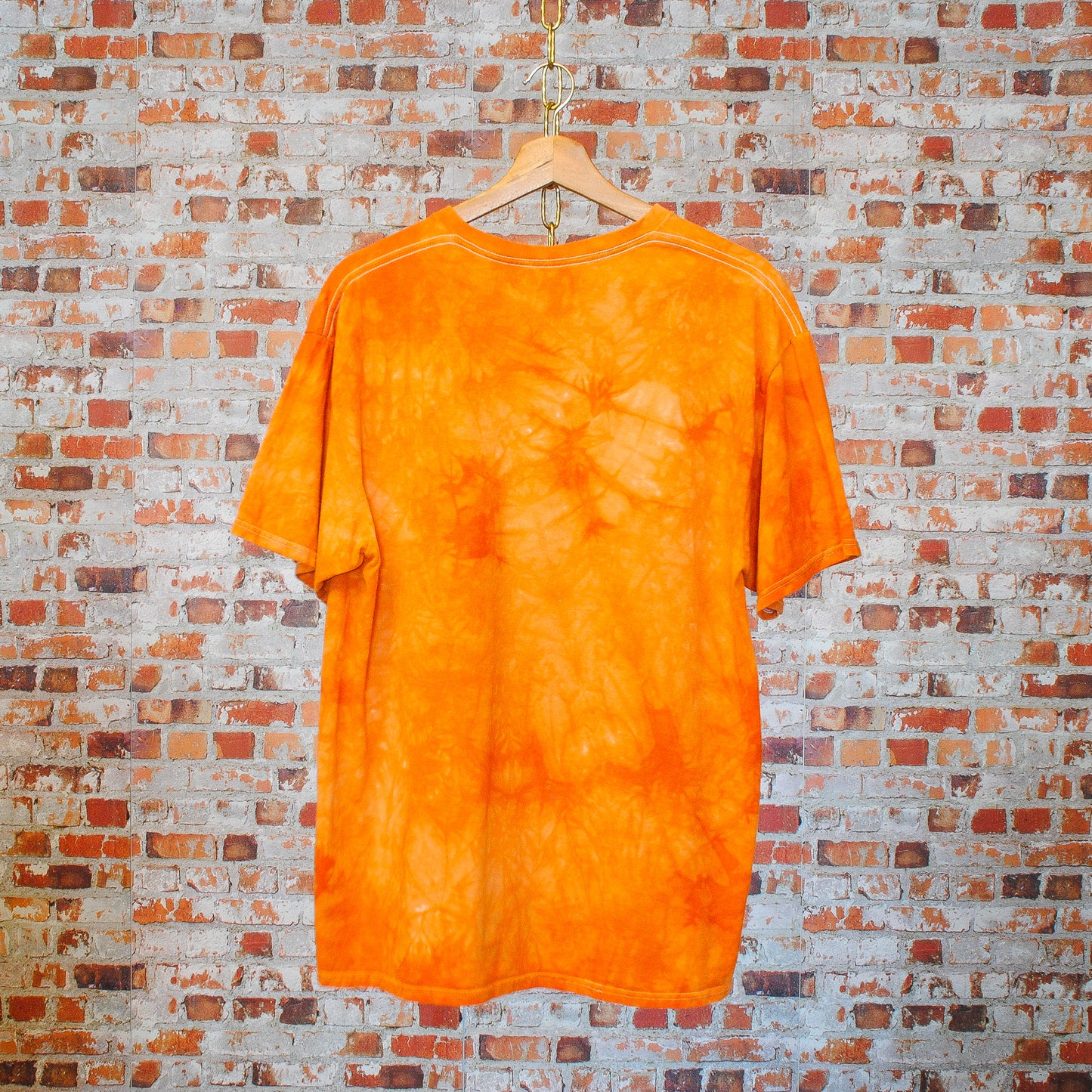 oranje-tie-dye-tshirt