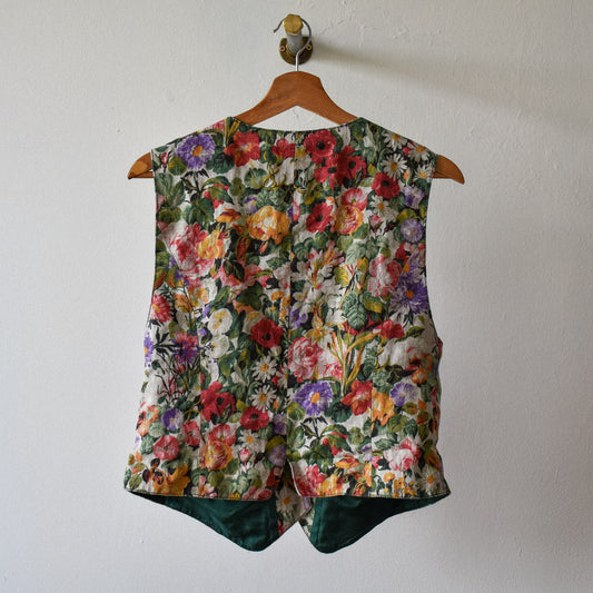 perry-landhaus-vintage-gilet-met-bloemen