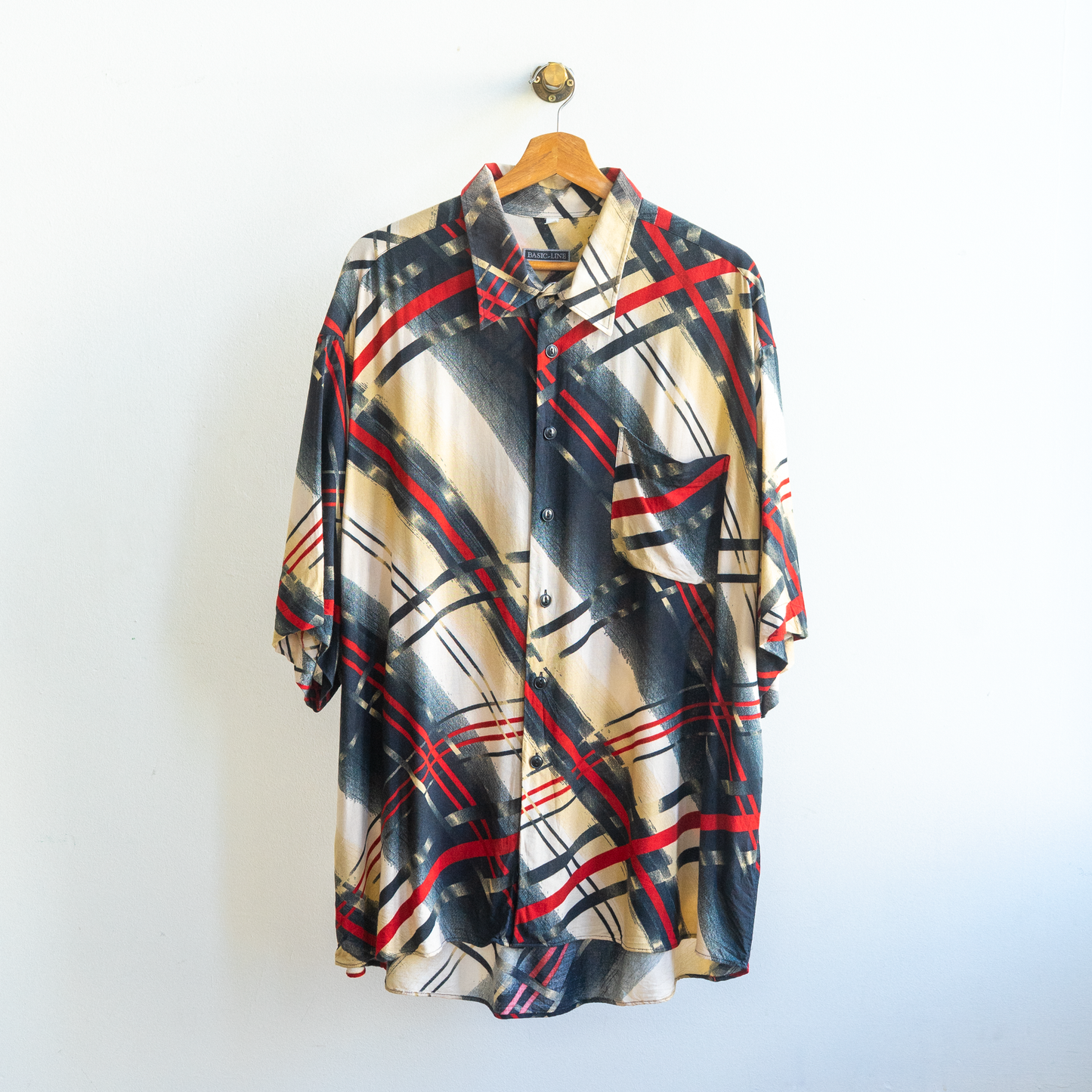 vintage abstract viscose hemd in zwart rood beige van jaren 90