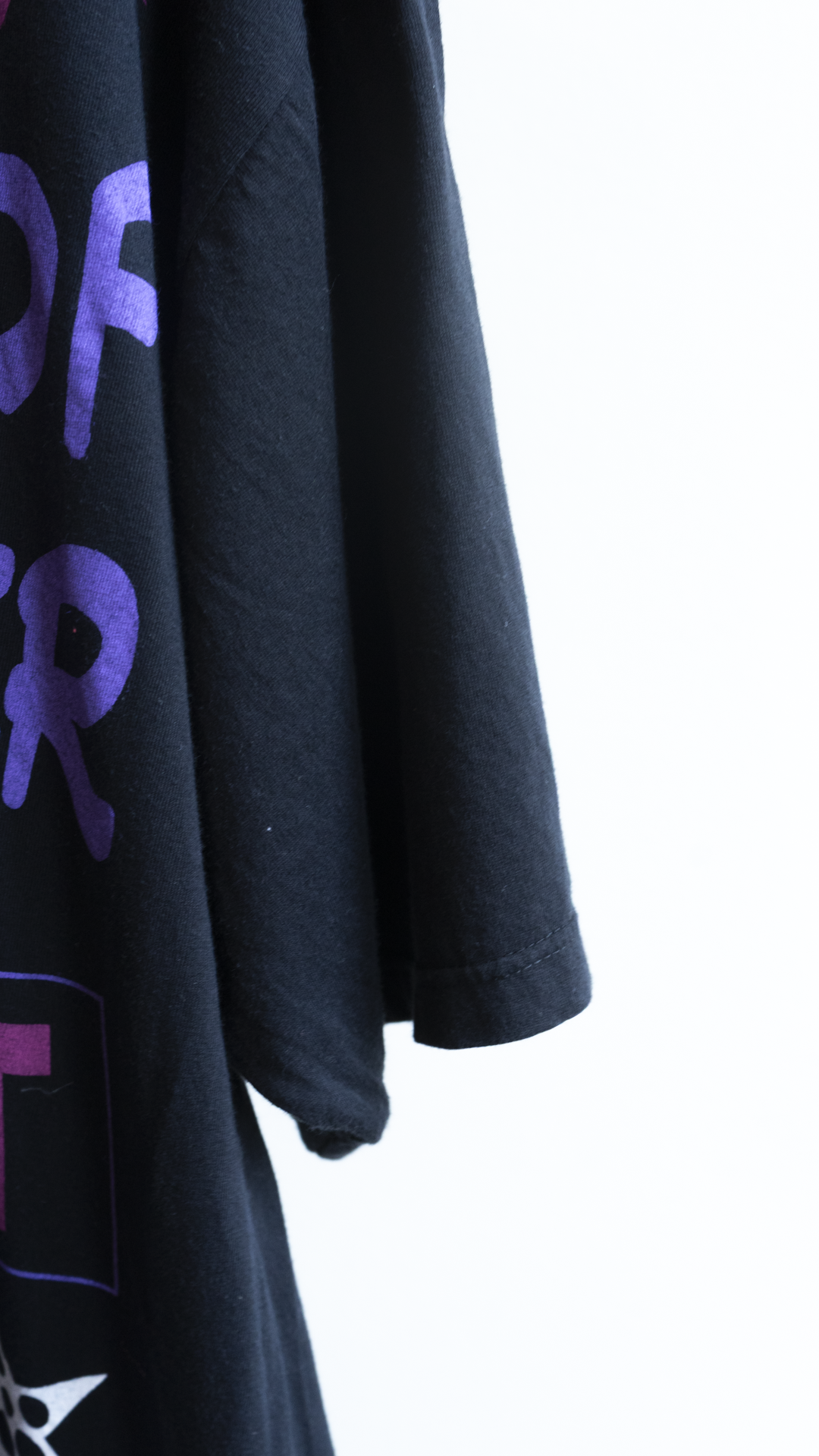 80s oversized t-shirt dress for summer in black with colorful graphics detail