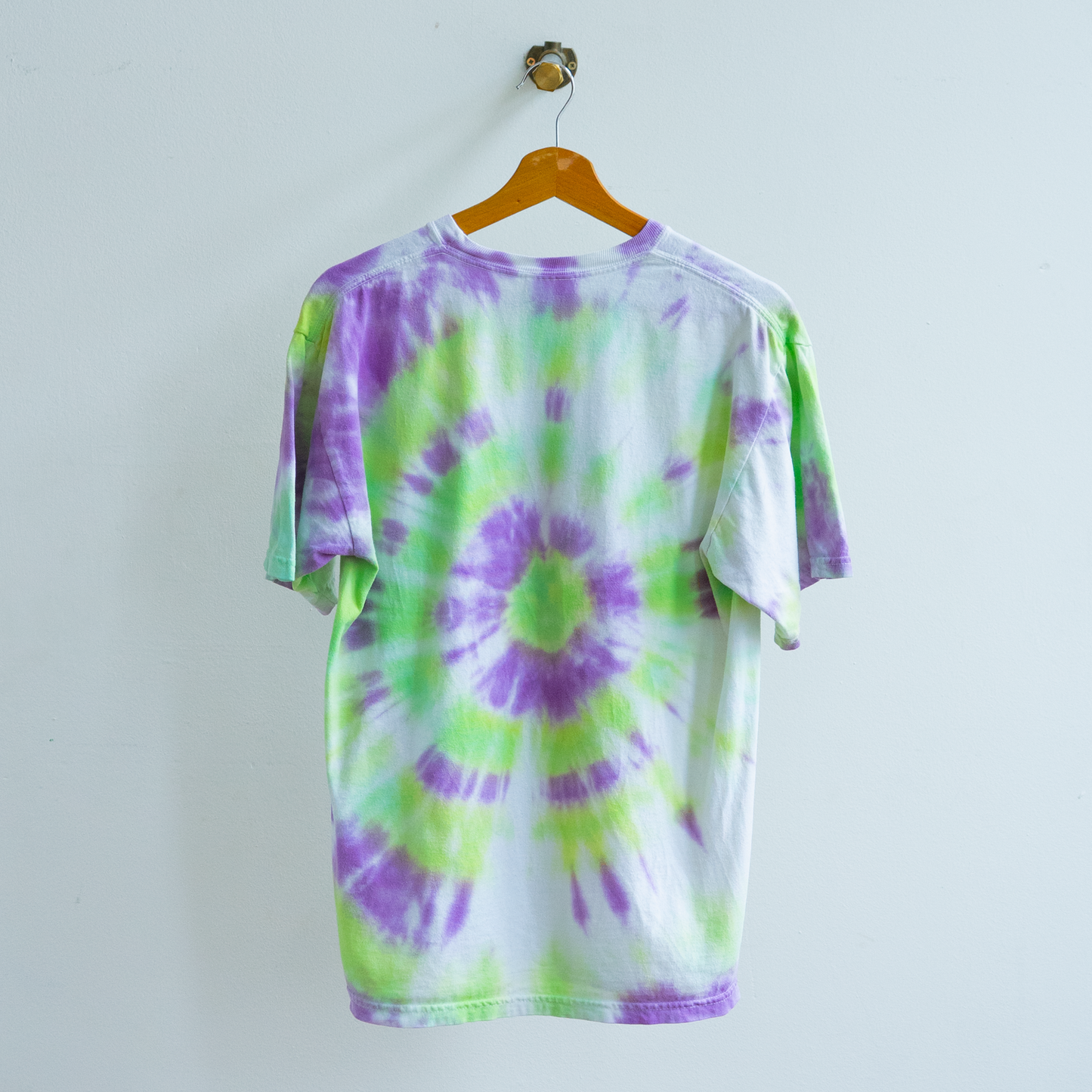 secondhand white fluo green purple drama T-shirt 
