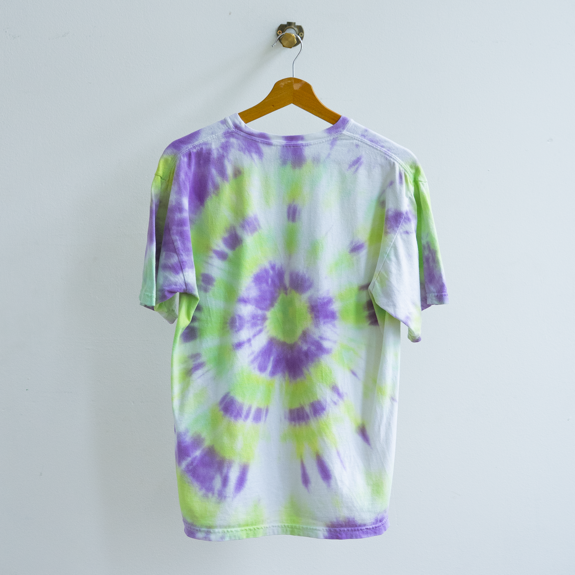 secondhand white fluo green purple drama T-shirt 