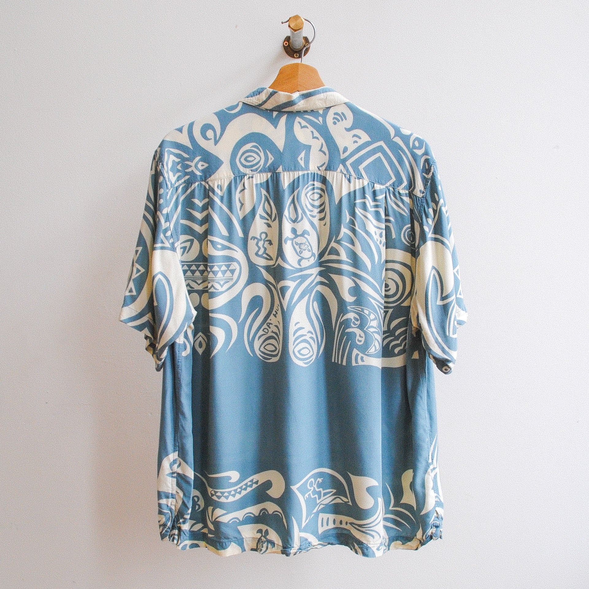 abstract-tweedehands-hemd-blauw-wit