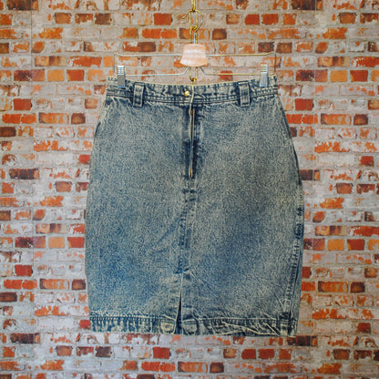 lichte-80s-of-90s-high-waisted-acid-washed-jeansrok-met-tiret-en-knoopje-vooraan