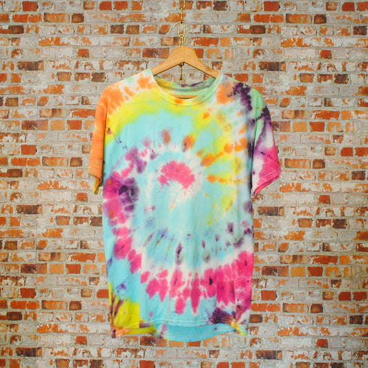 happy-tie-dye-tshirt-in-multikleuren