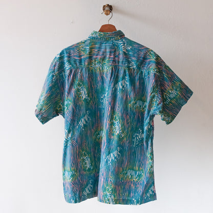 groenblauw-vintage-hemd-met-streepjes-in-verschillende-kleuren-roze-wit-geel