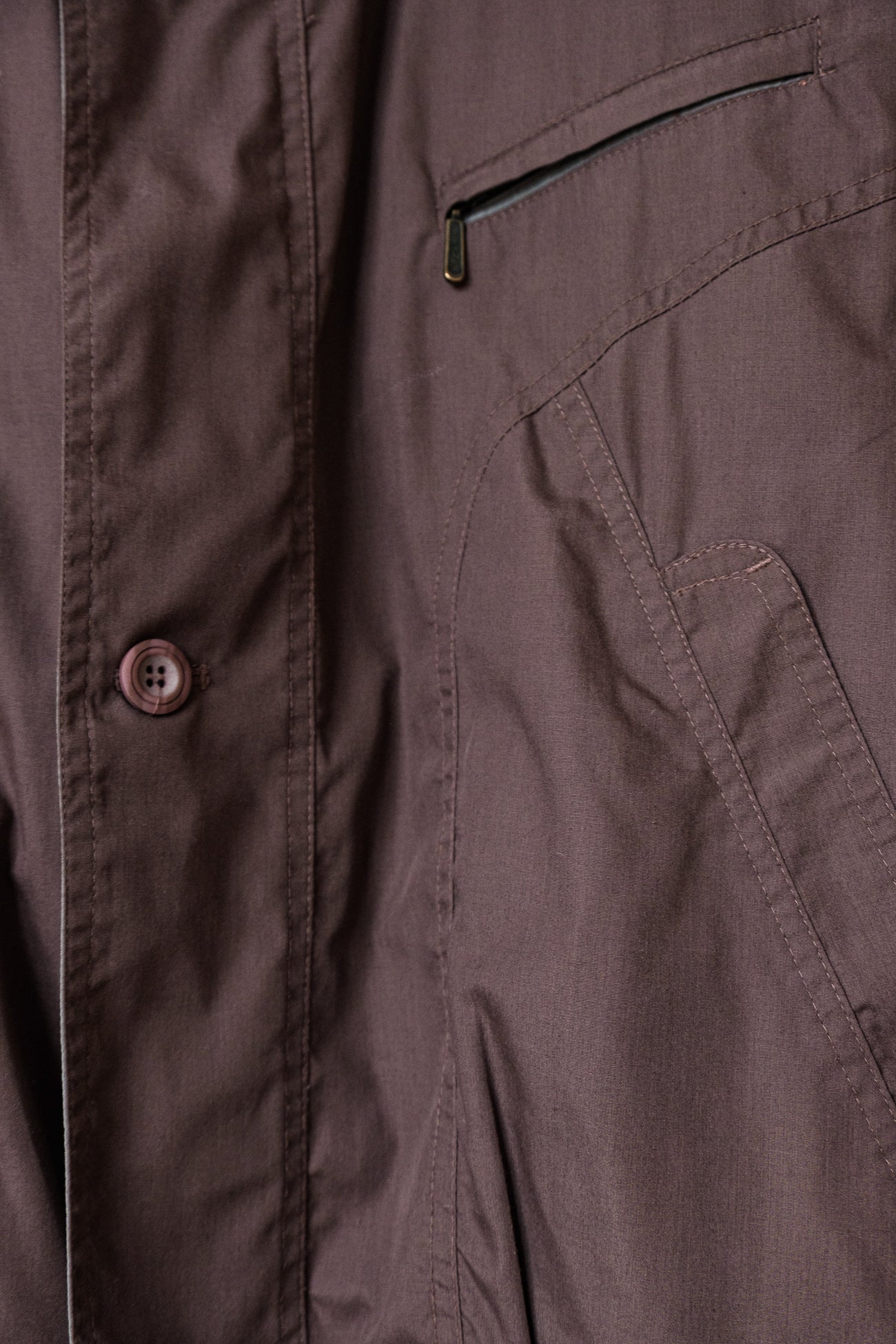 detail-paarse-tweedehands-jas